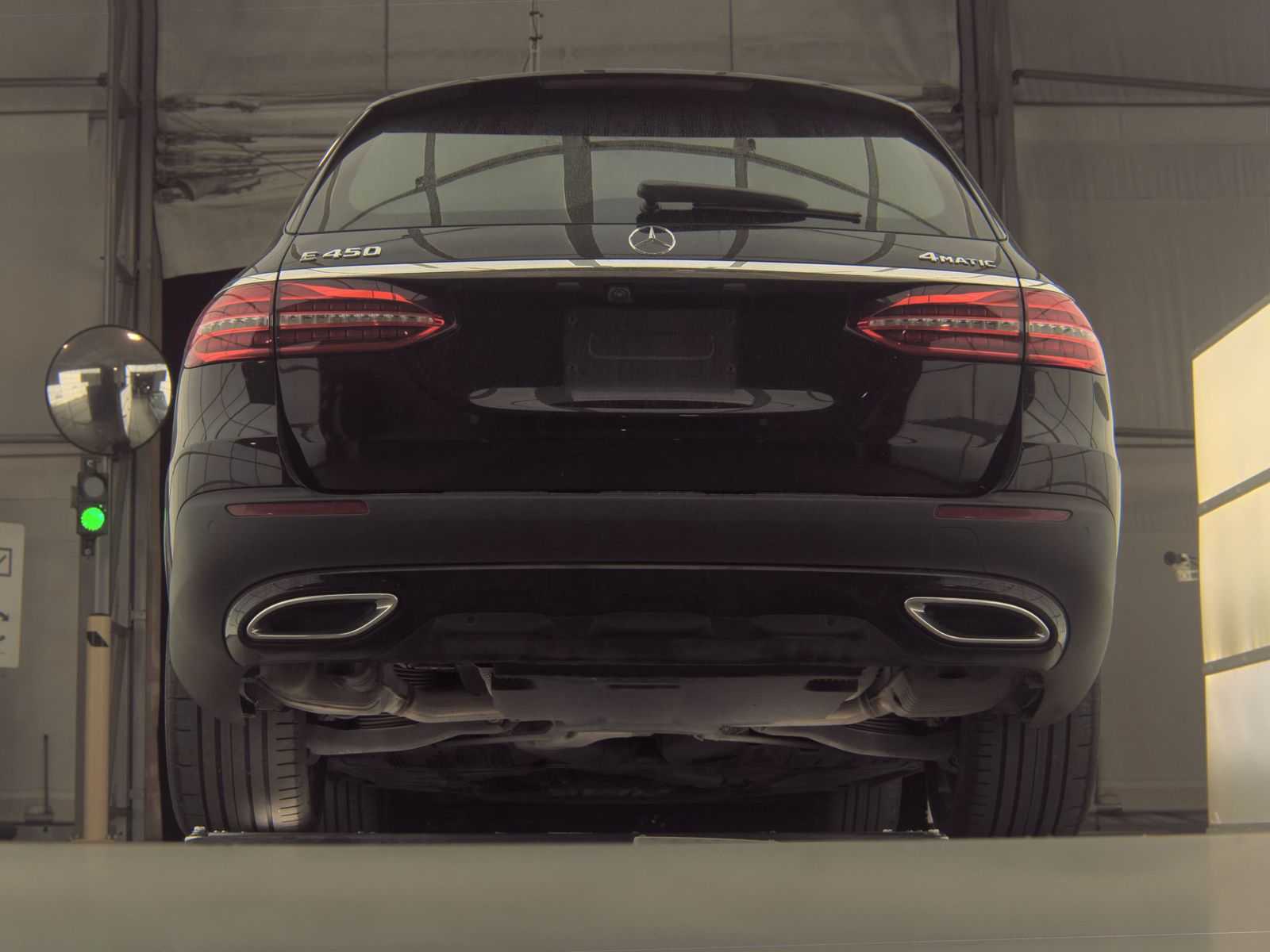 MERCEDES-BENZ E-CLASS - 8