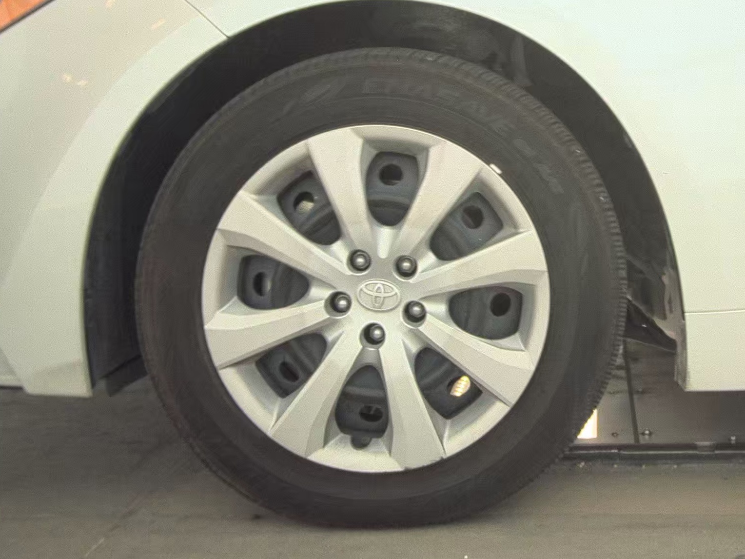 TOYOTA PRIUS - 10