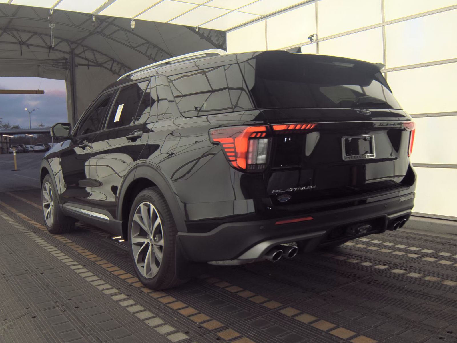 FORD EXPLORER - 9