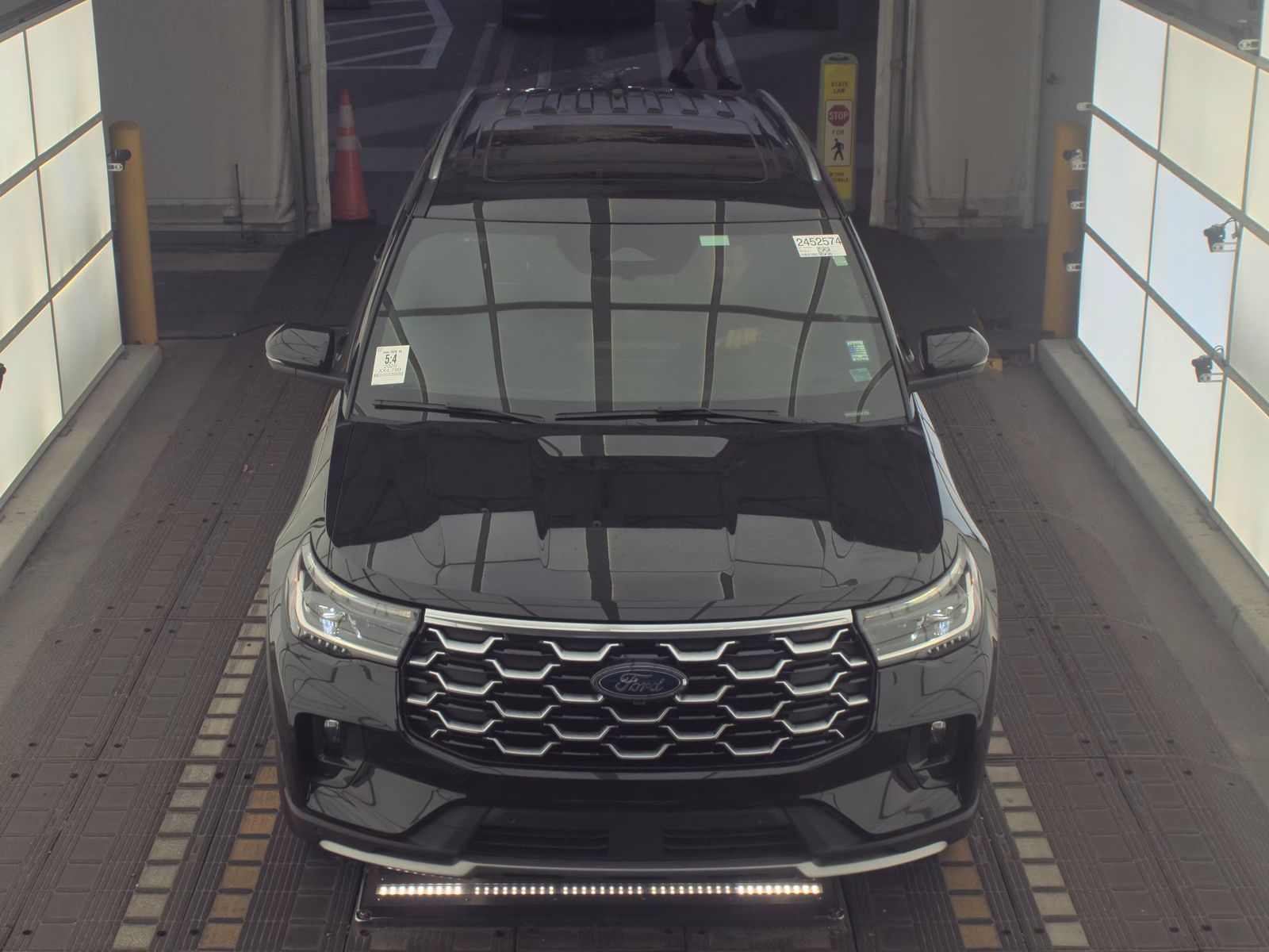 FORD EXPLORER - 3