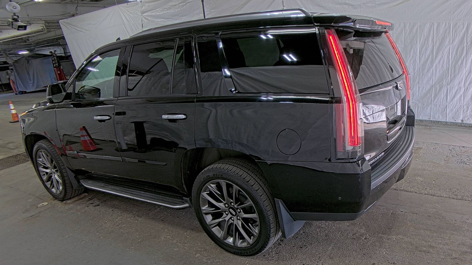 2020 Cadillac Escalade Luxury AWD