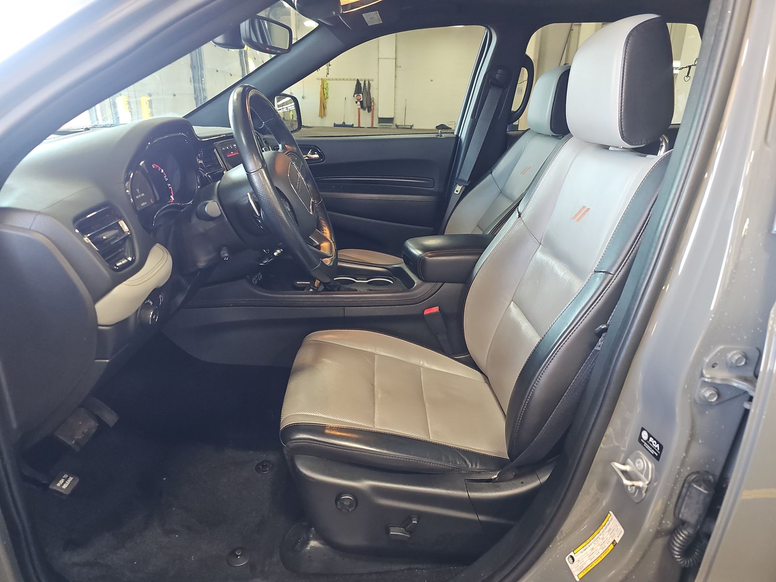 DODGE CHALLENGER - 8