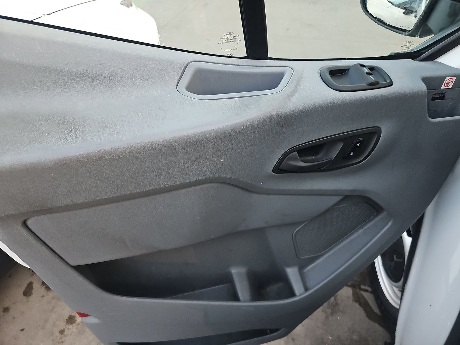 FORD TRANSIT 150 - 10