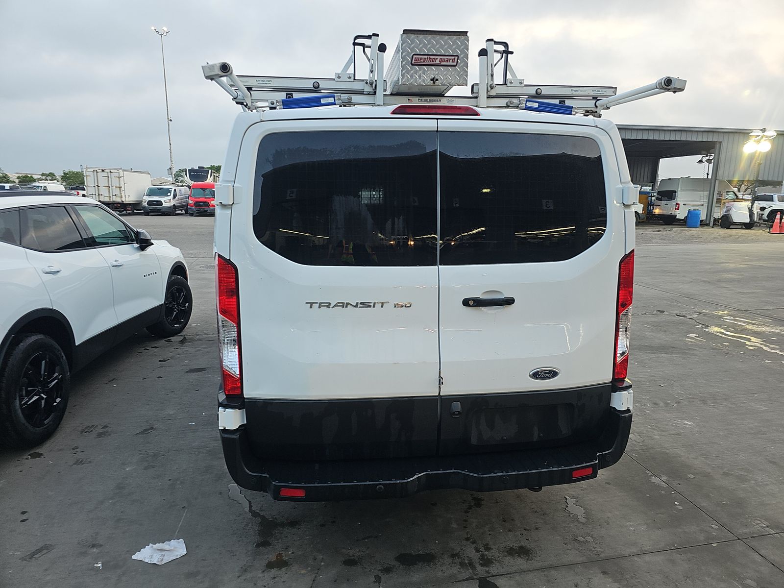 FORD TRANSIT 150 - 6