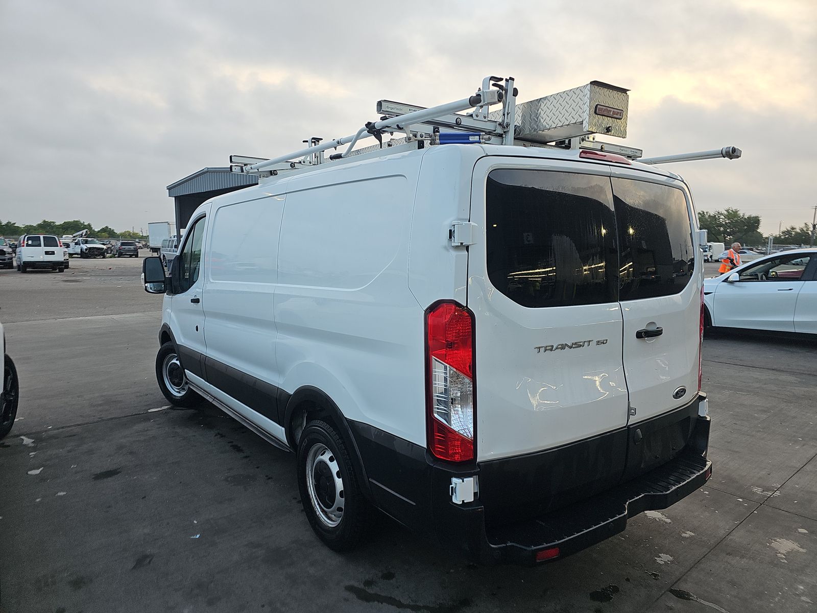 FORD TRANSIT 150 - 7