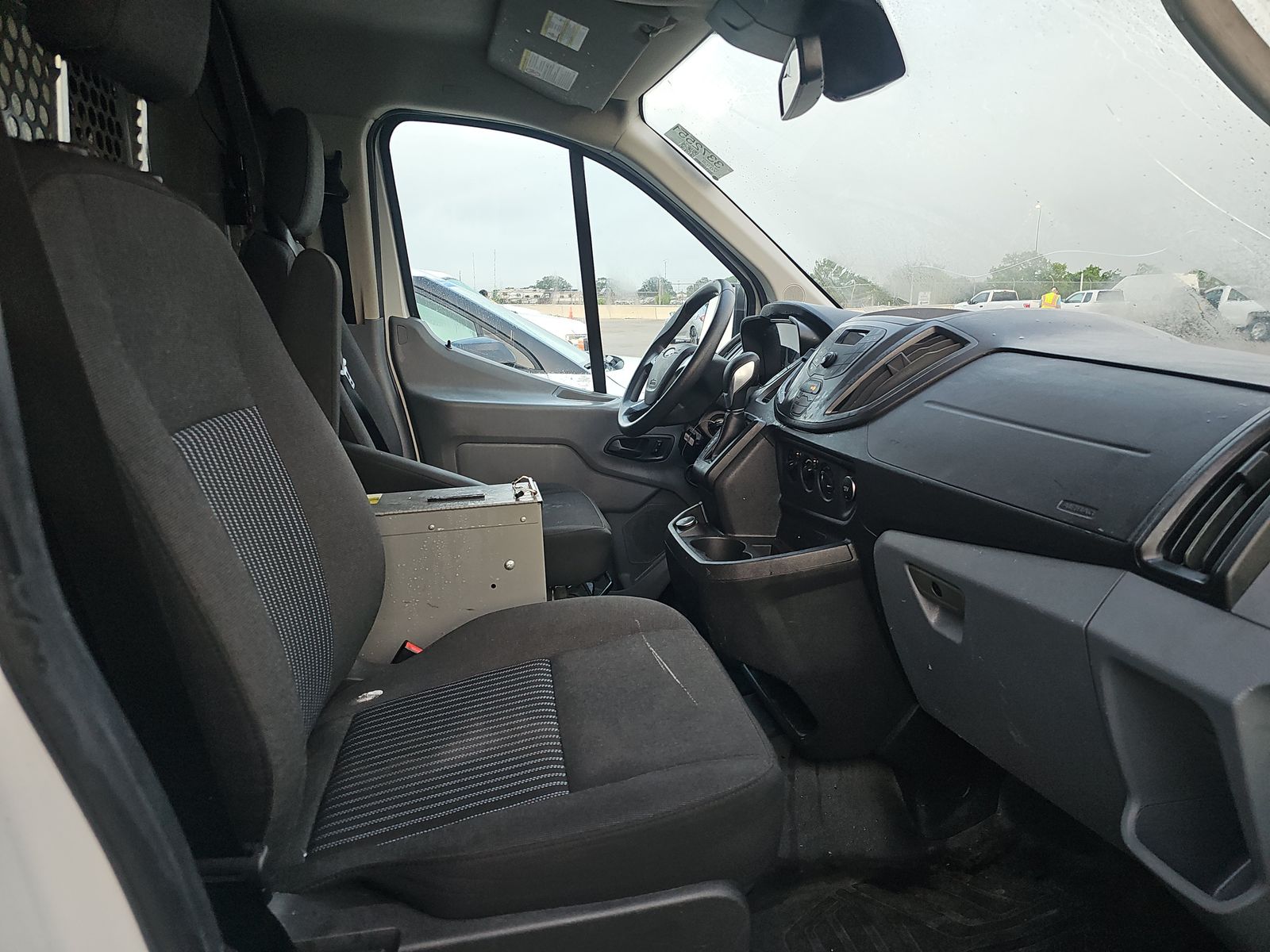 FORD TRANSIT 150 - 9