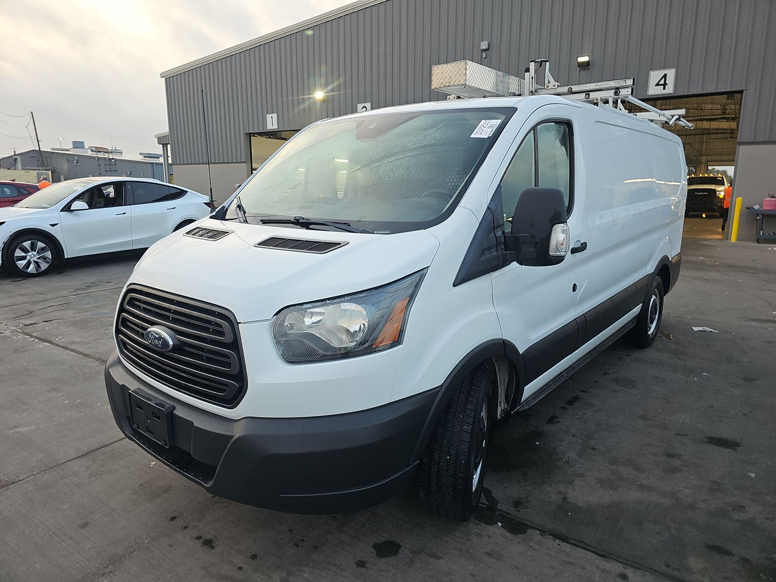 FORD TRANSIT 150 - 1