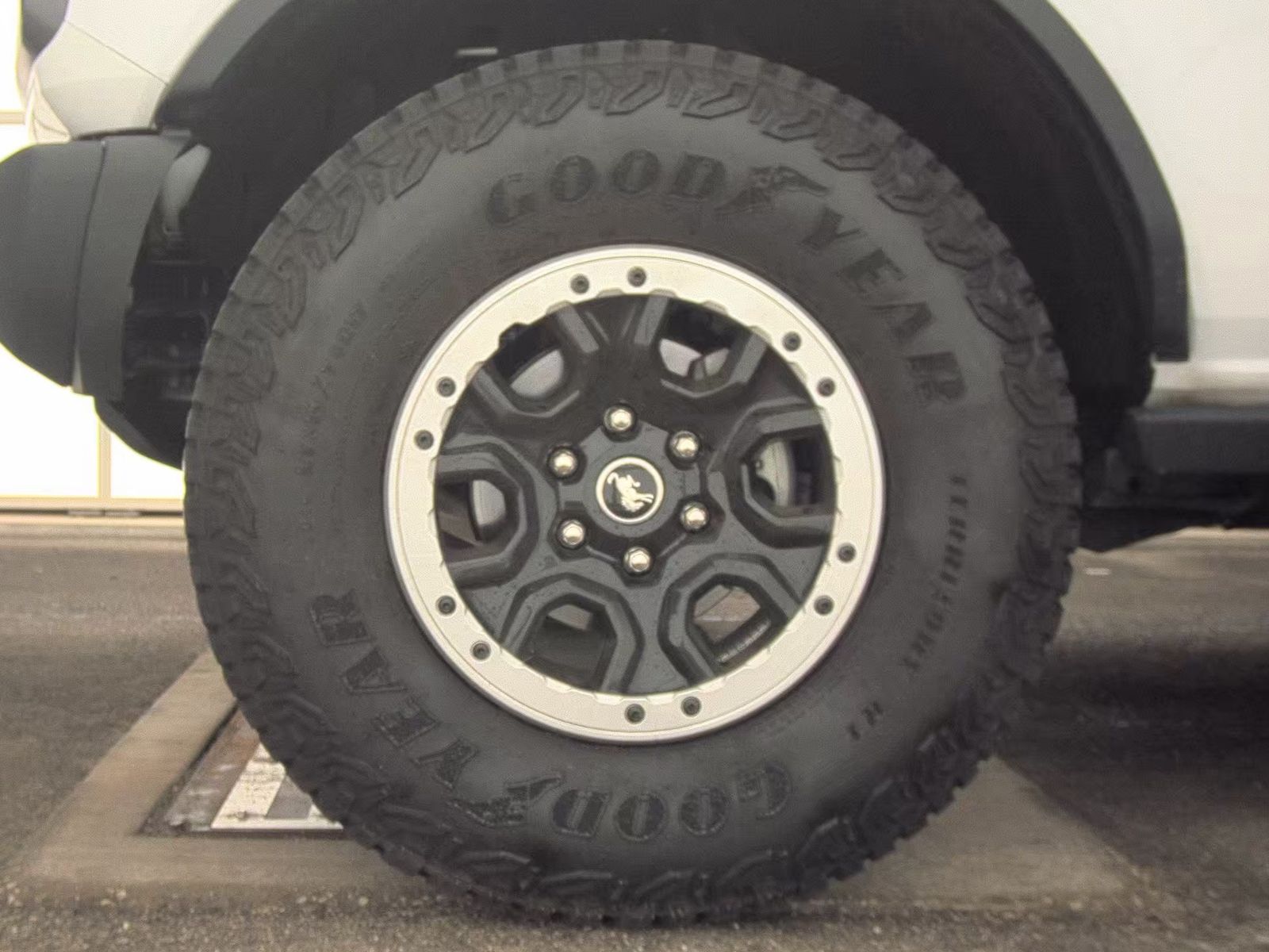 FORD BRONCO - 10