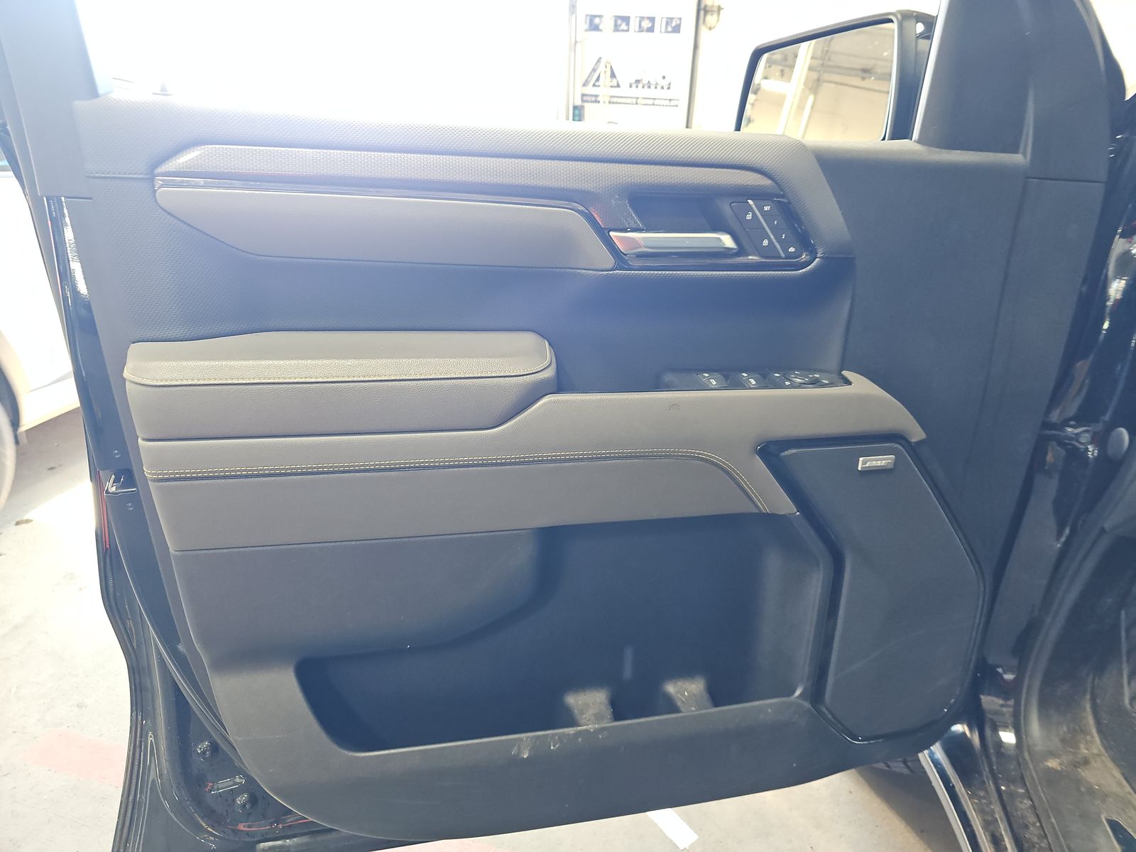 CHEVROLET SILVERADO - 10