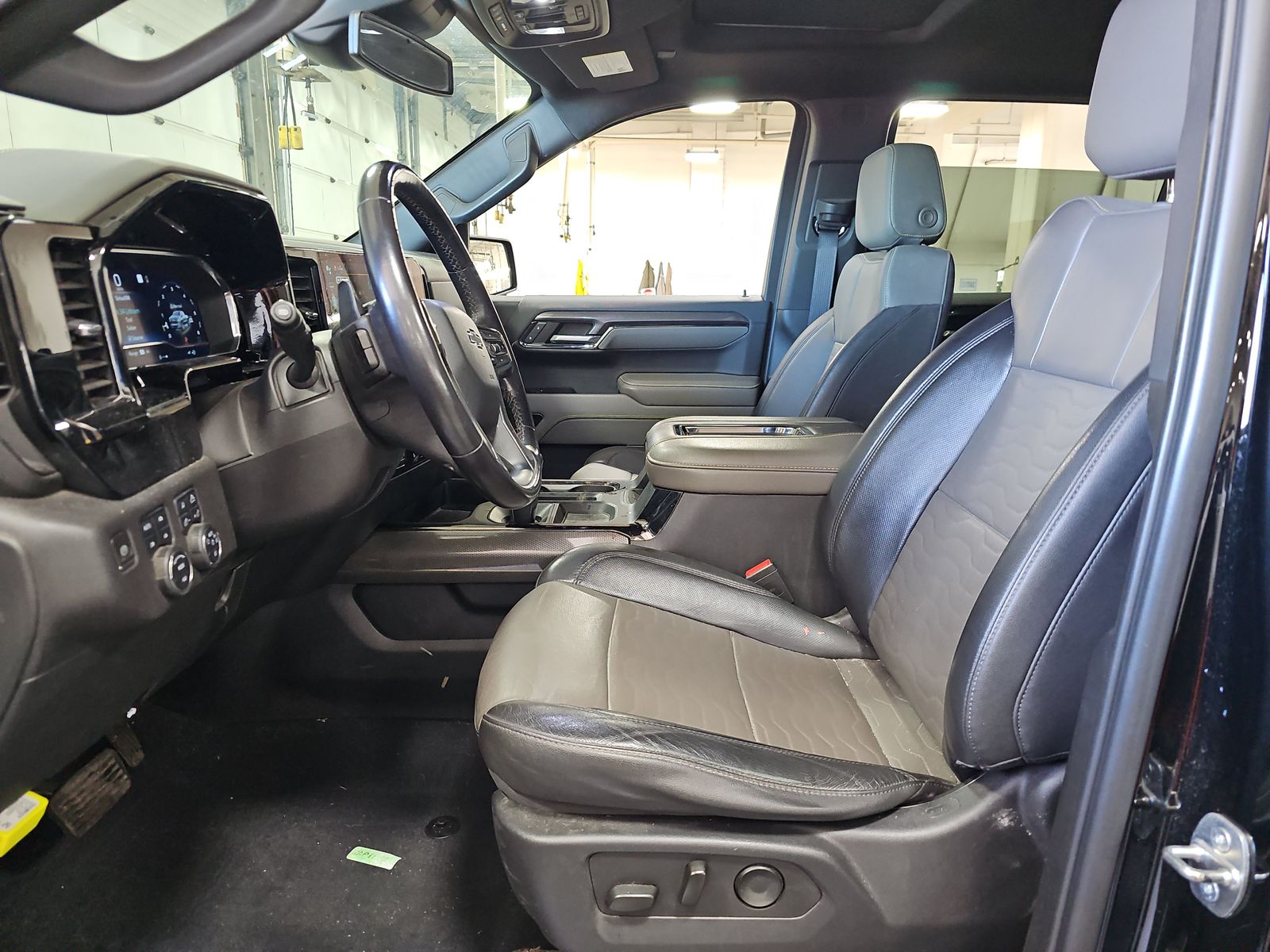 CHEVROLET SILVERADO - 8