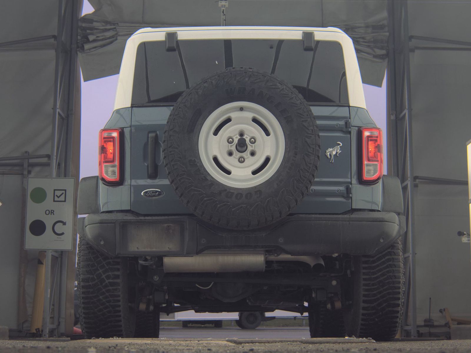 FORD BRONCO - 8