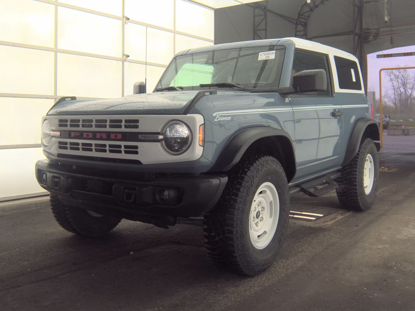 FORD BRONCO - 1