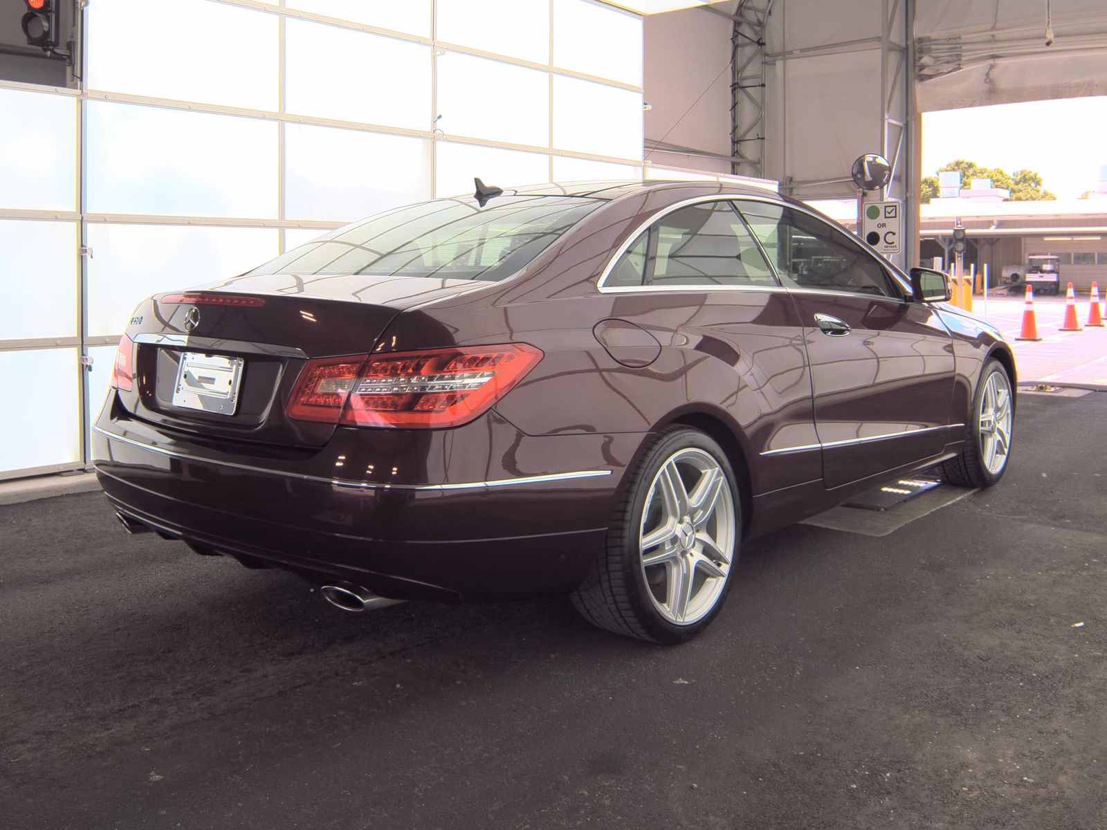 MERCEDES-BENZ E-CLASS - 5