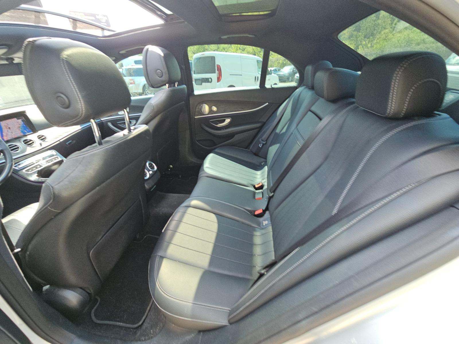 MERCEDES-BENZ E-CLASS - 8