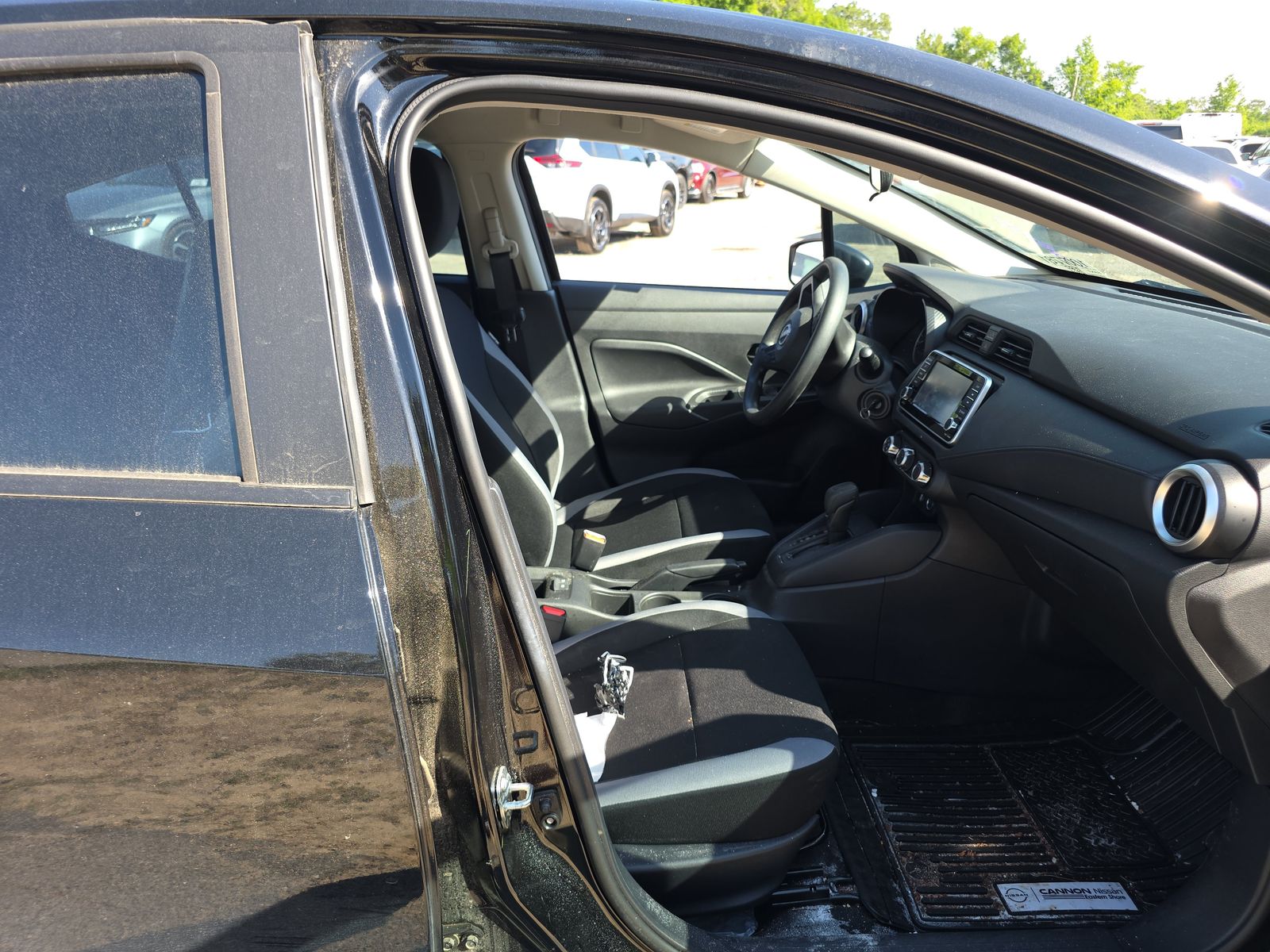 NISSAN VERSA - 9