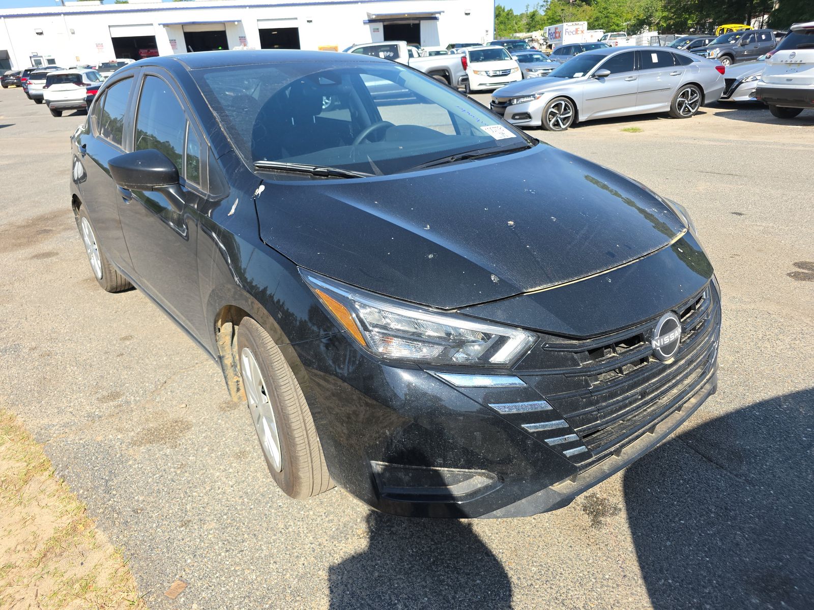 NISSAN VERSA - 4