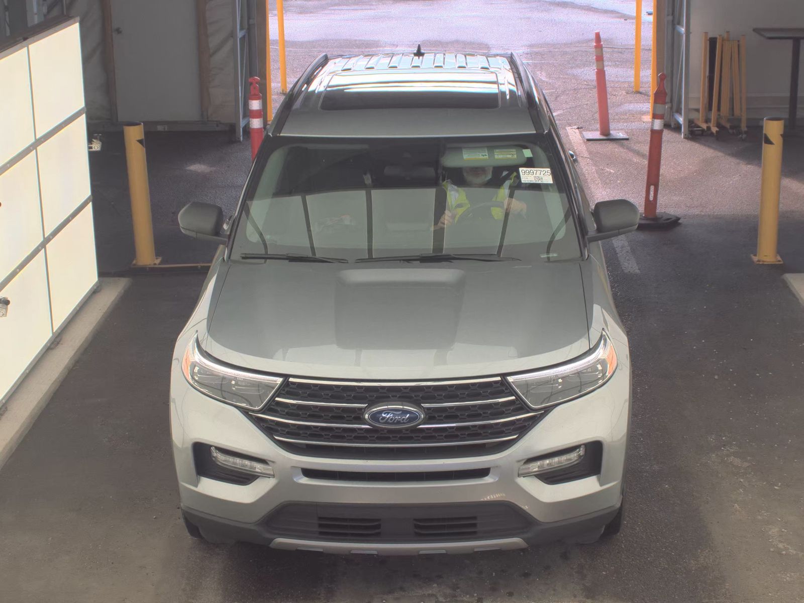 FORD EXPLORER - 3