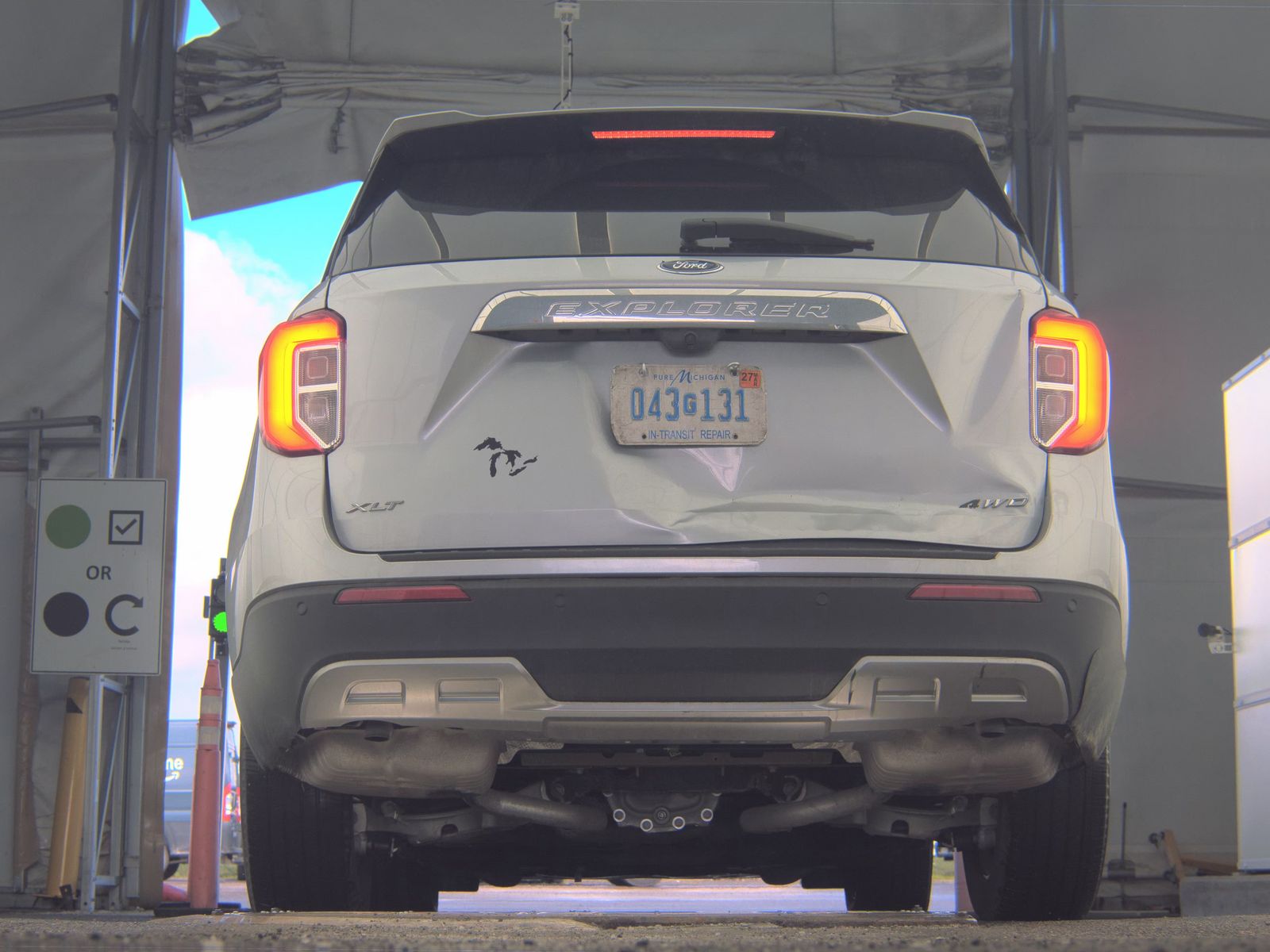 FORD EXPLORER - 8