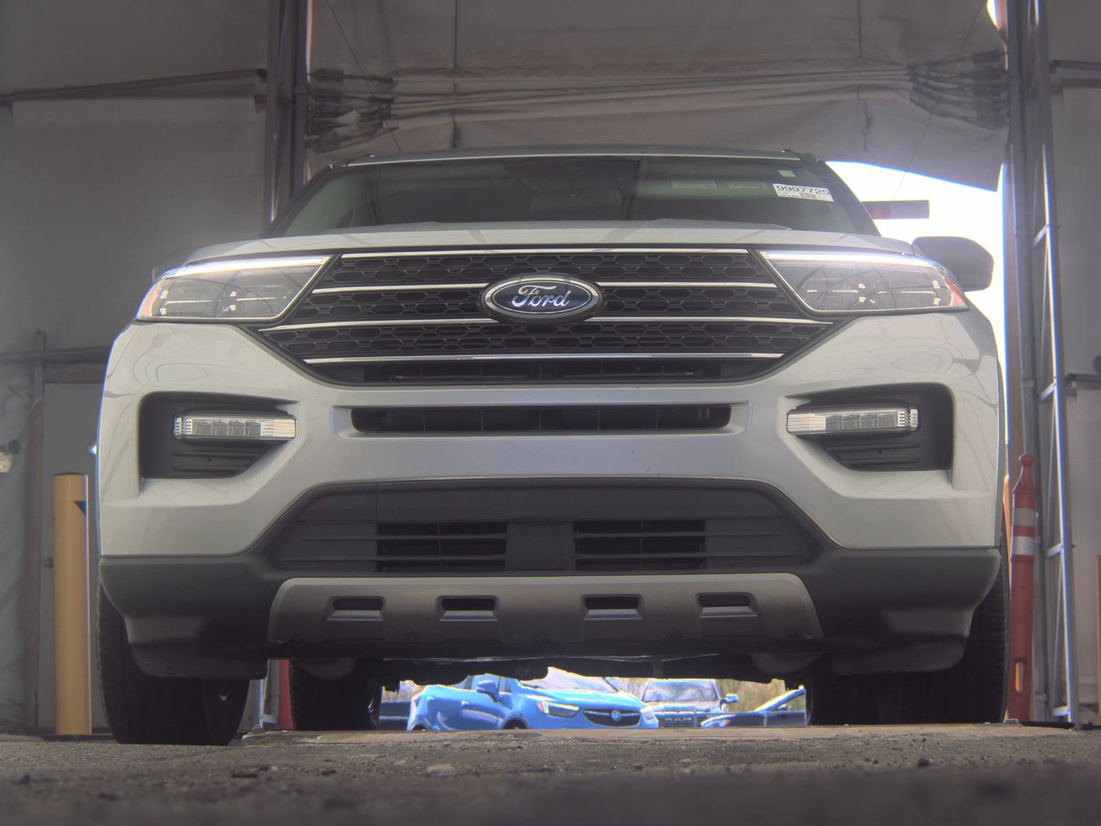 FORD EXPLORER - 4