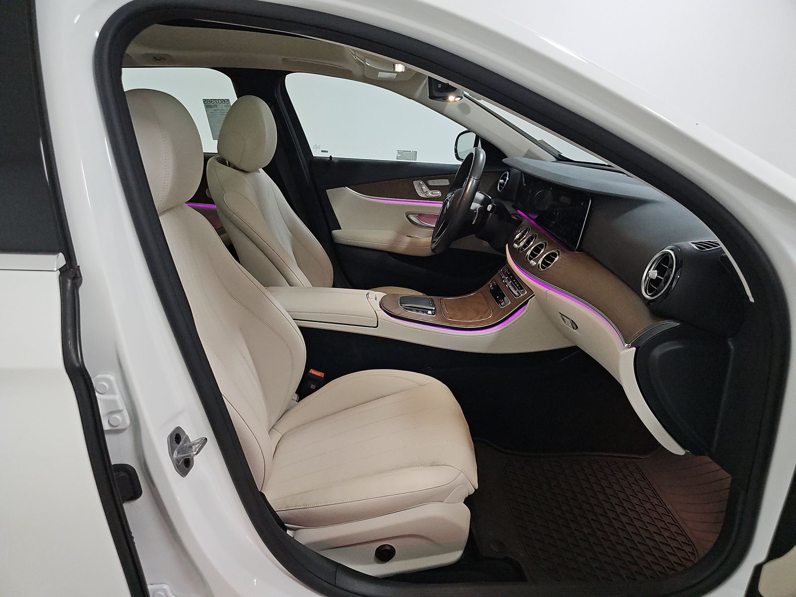 MERCEDES-BENZ E-CLASS - 9