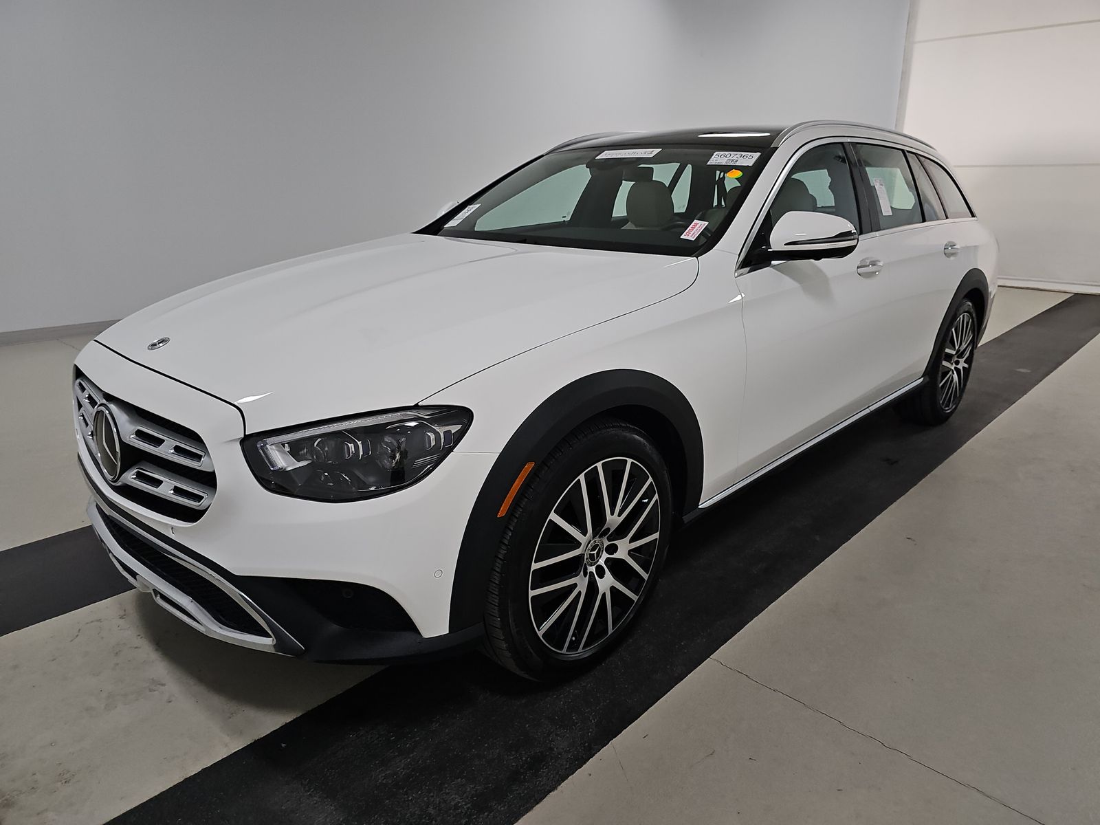 MERCEDES-BENZ E-CLASS - 1