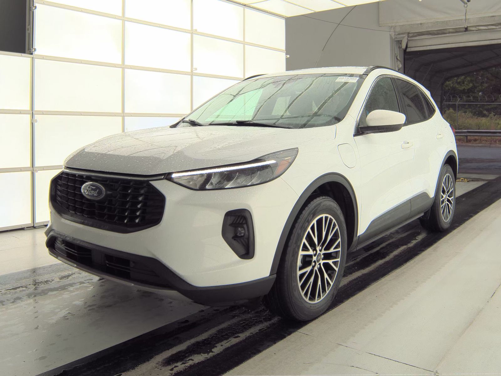 FORD ESCAPE - 1