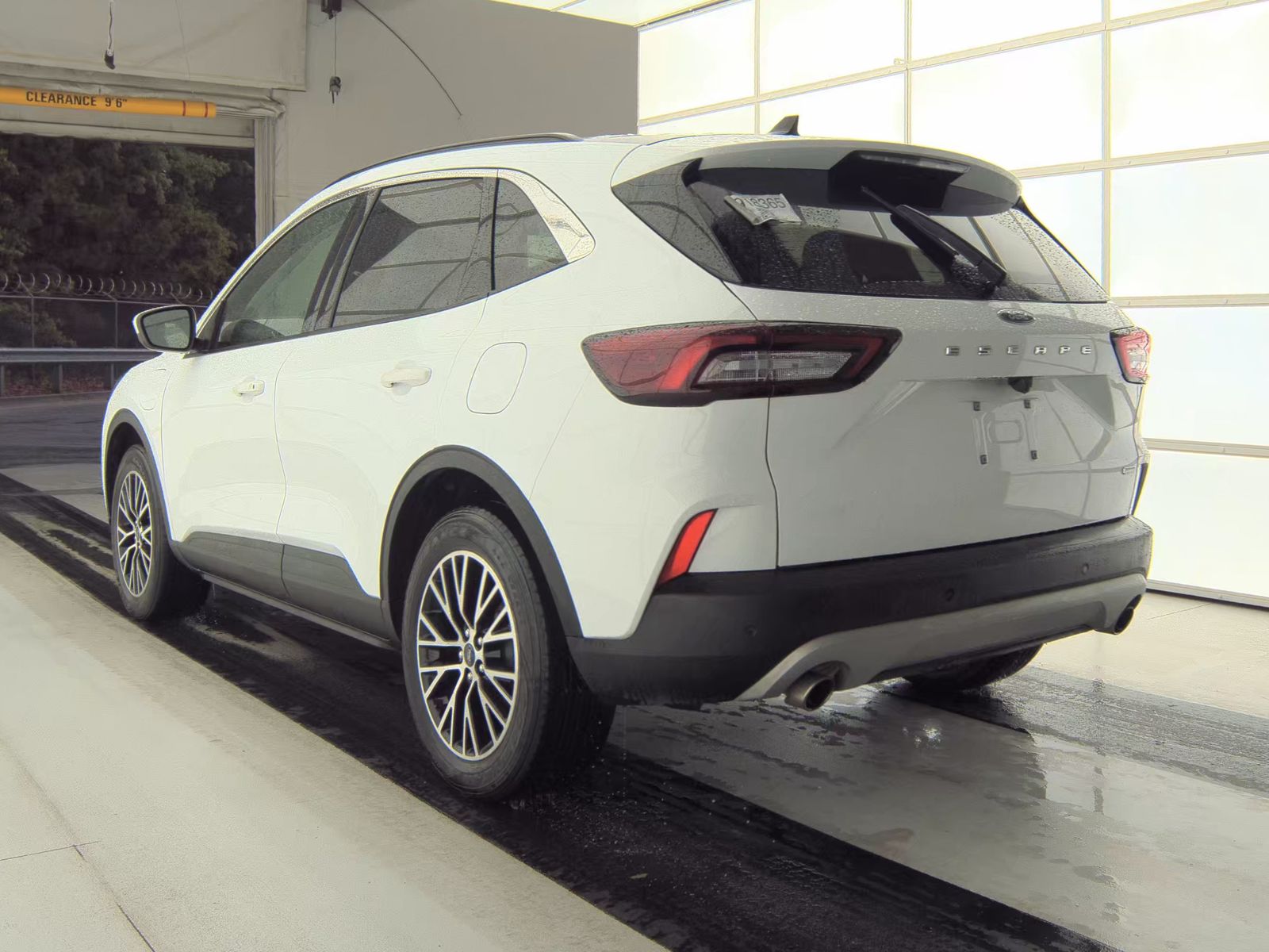 FORD ESCAPE - 9