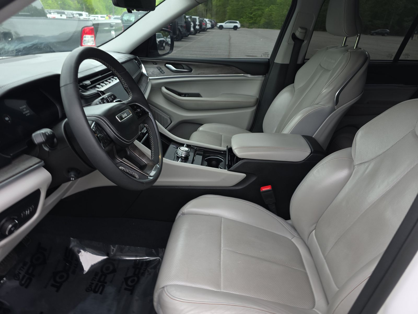 JEEP GRAND CHEROKEE - 8