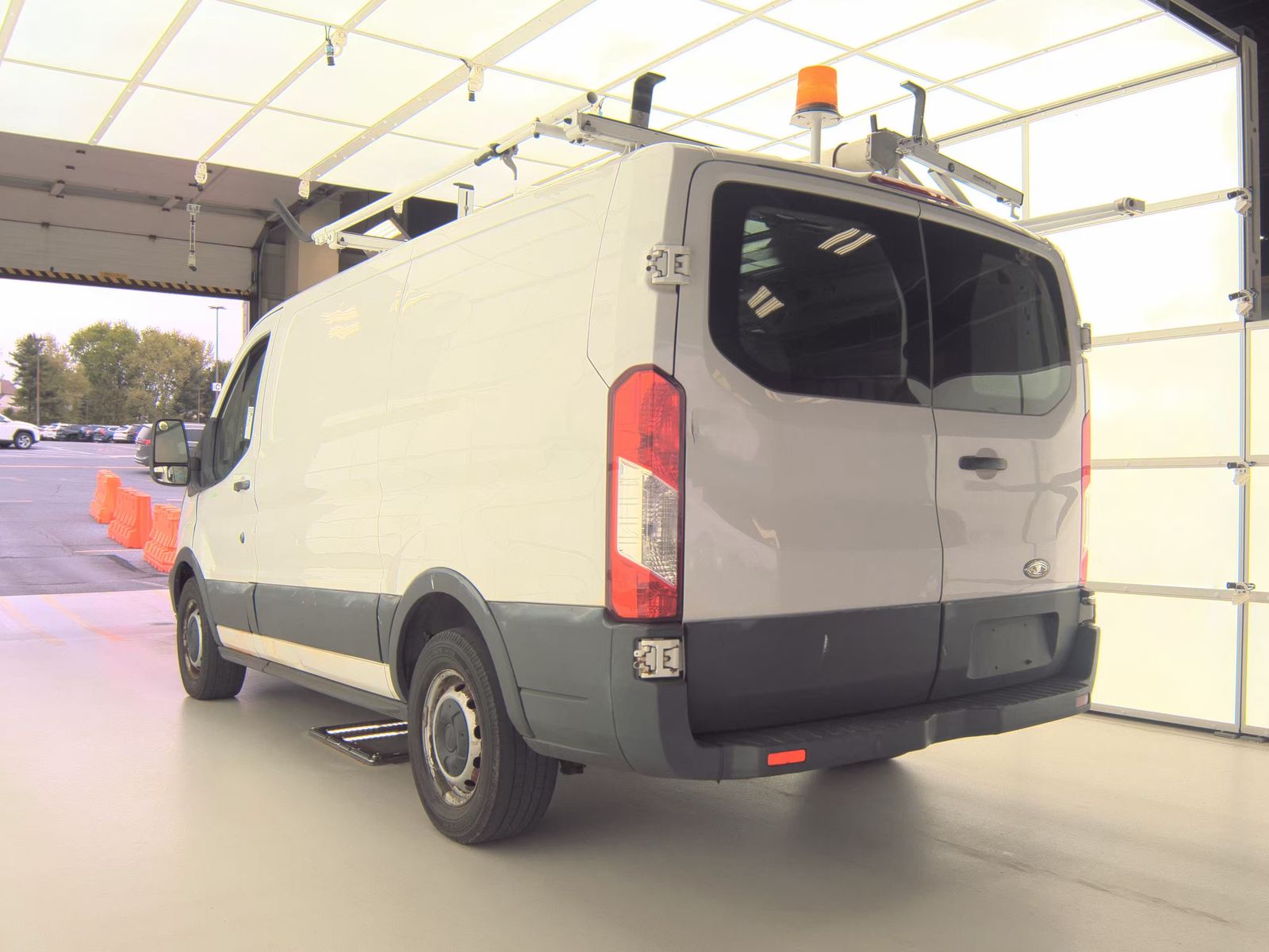 FORD TRANSIT 150 - 9