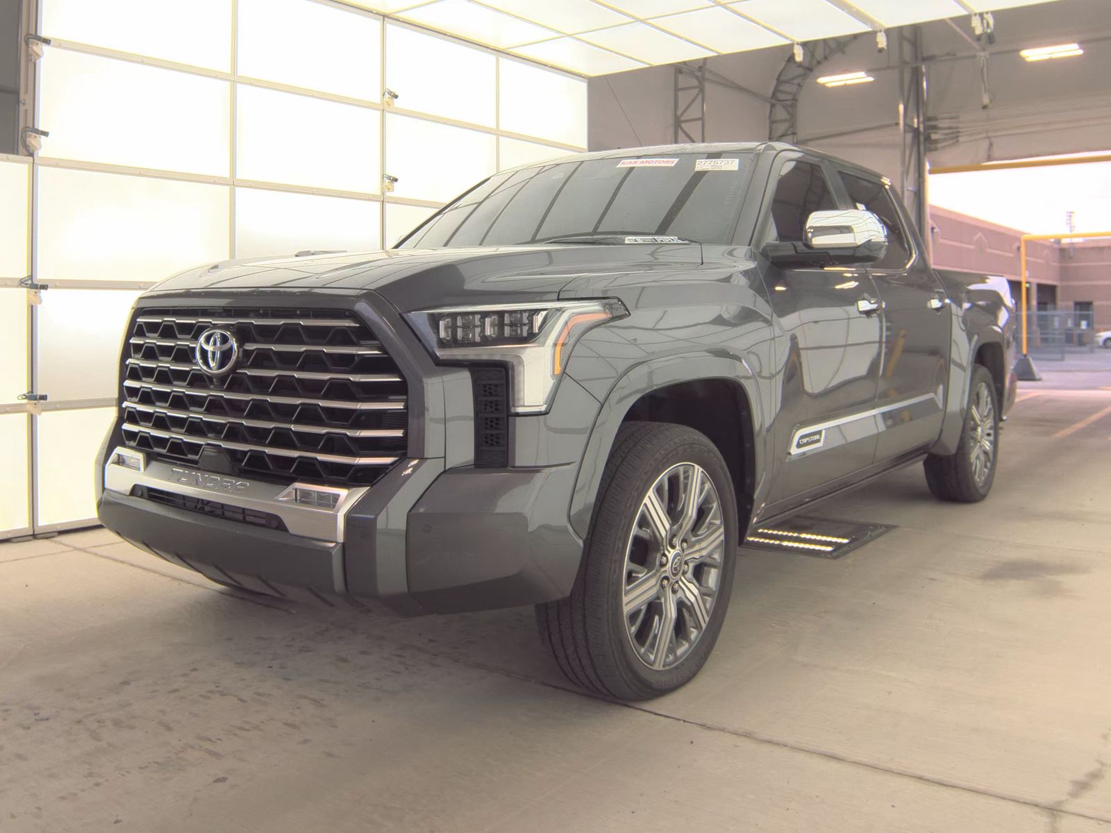 TOYOTA TUNDRA - 1