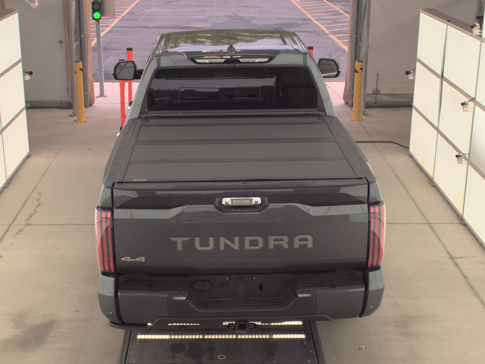 TOYOTA TUNDRA - 6