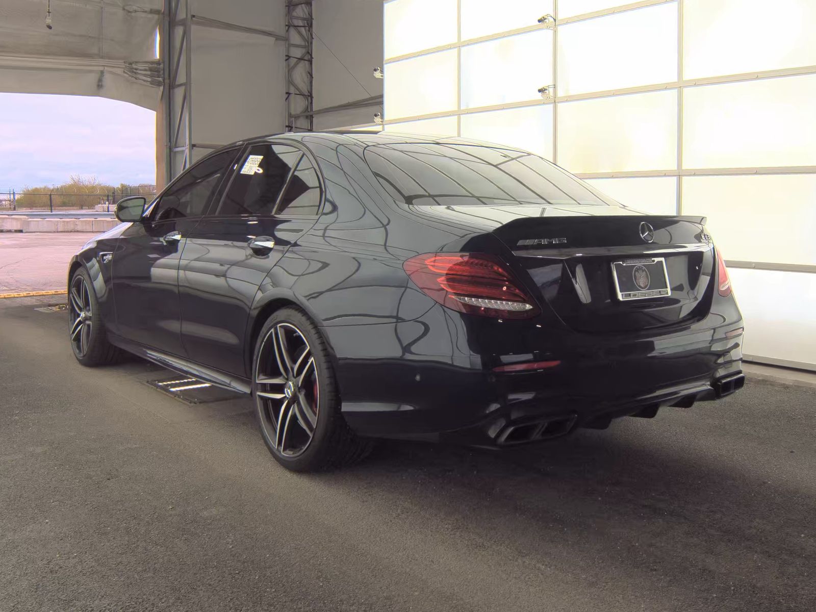 MERCEDES-BENZ E-CLASS AMG - 9