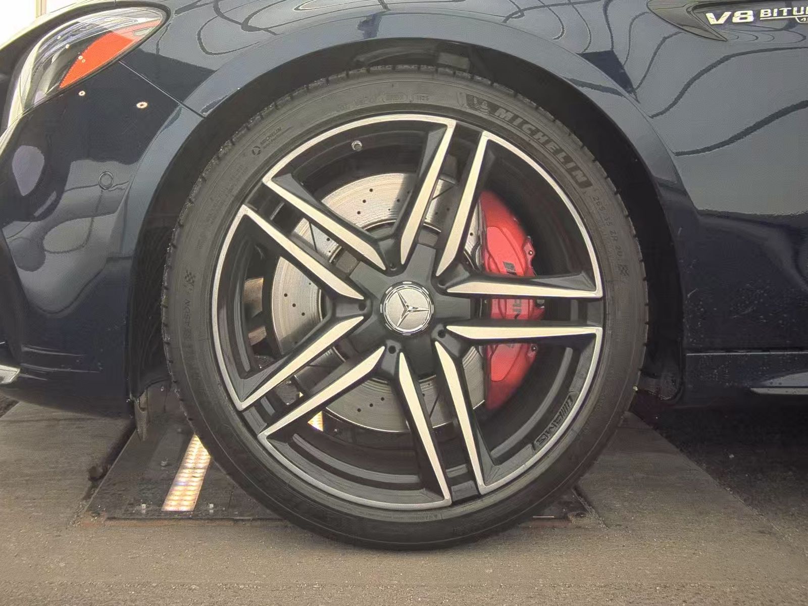 MERCEDES-BENZ E-CLASS AMG - 10