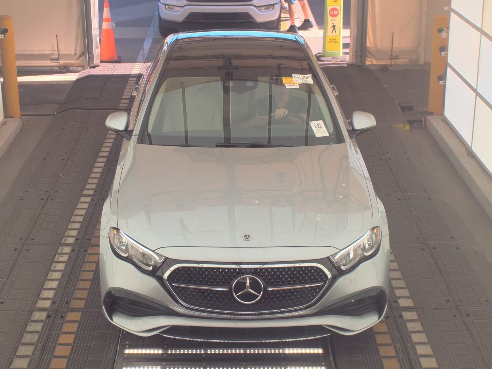 MERCEDES-BENZ E-CLASS - 3