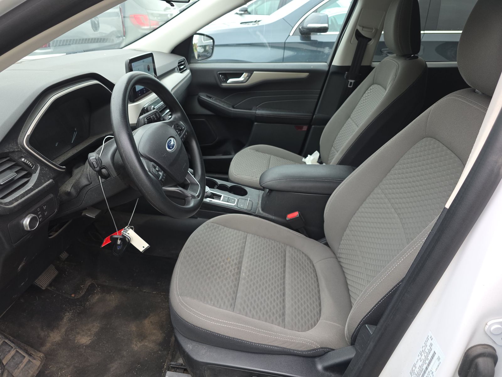 FORD ESCAPE - 8