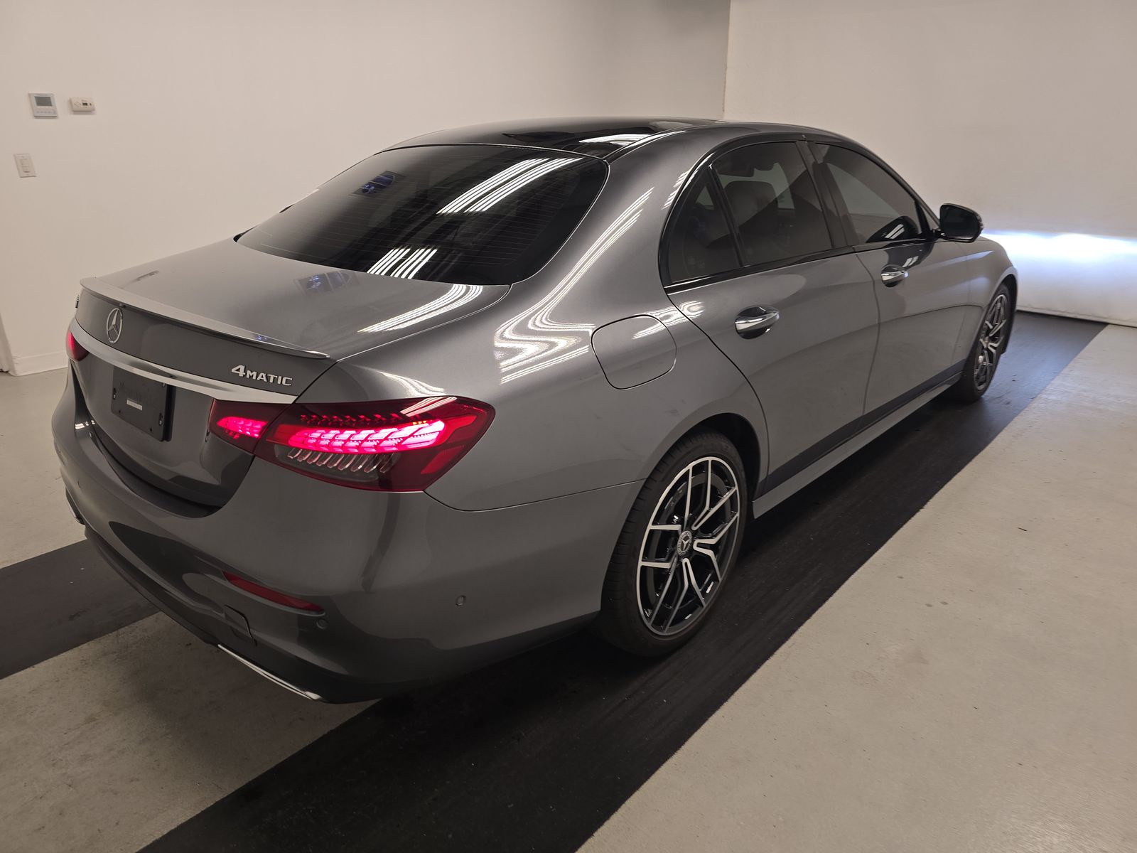 MERCEDES-BENZ E-CLASS - 5