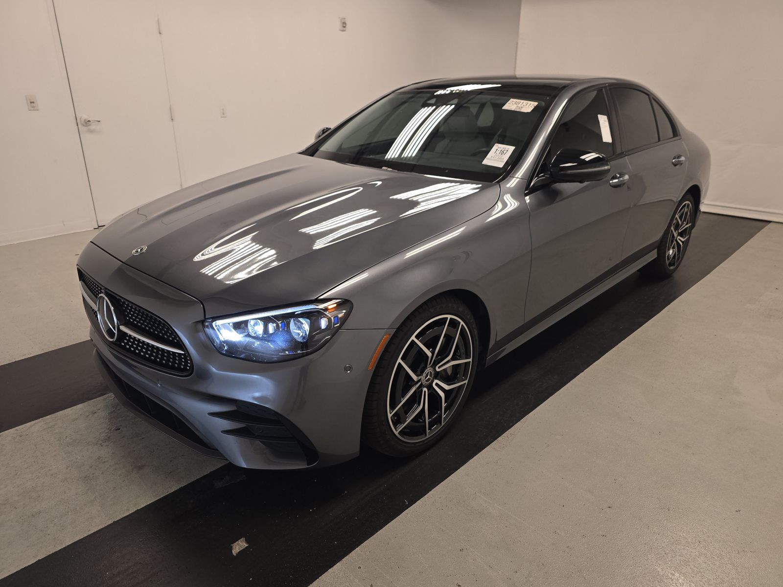 MERCEDES-BENZ E-CLASS - 1