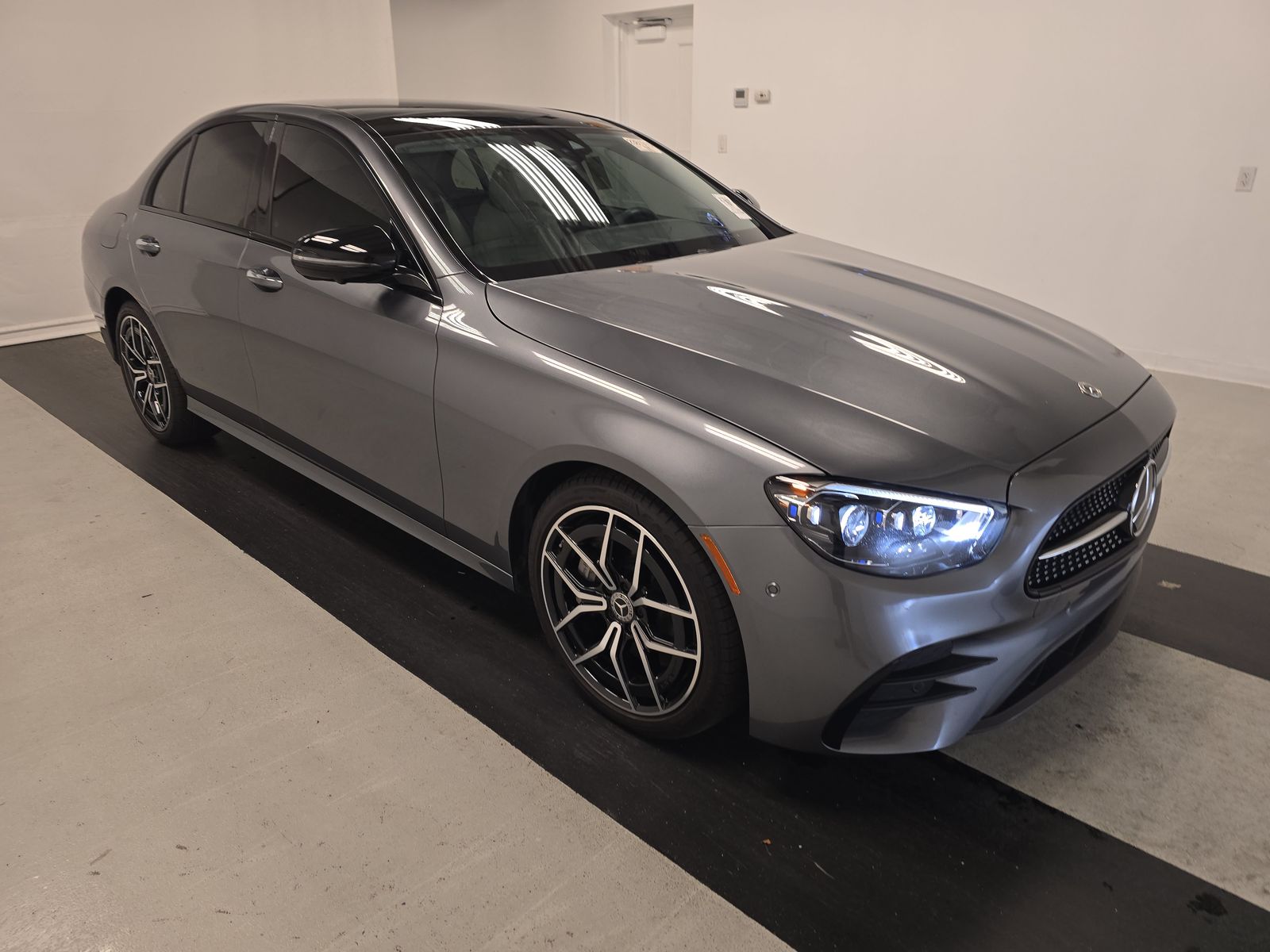 MERCEDES-BENZ E-CLASS - 4