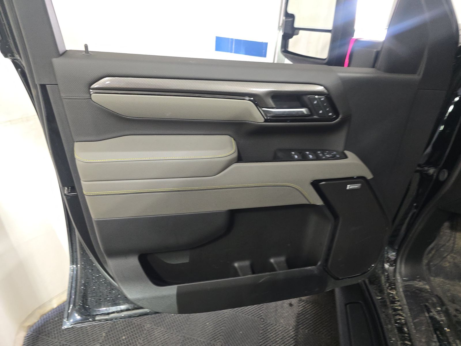 CHEVROLET SILVERADO - 10