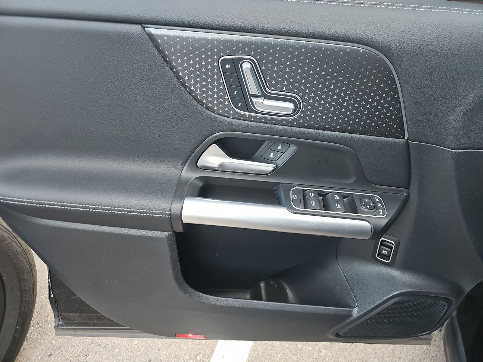 MERCEDES-BENZ GLA-CLASS - 10