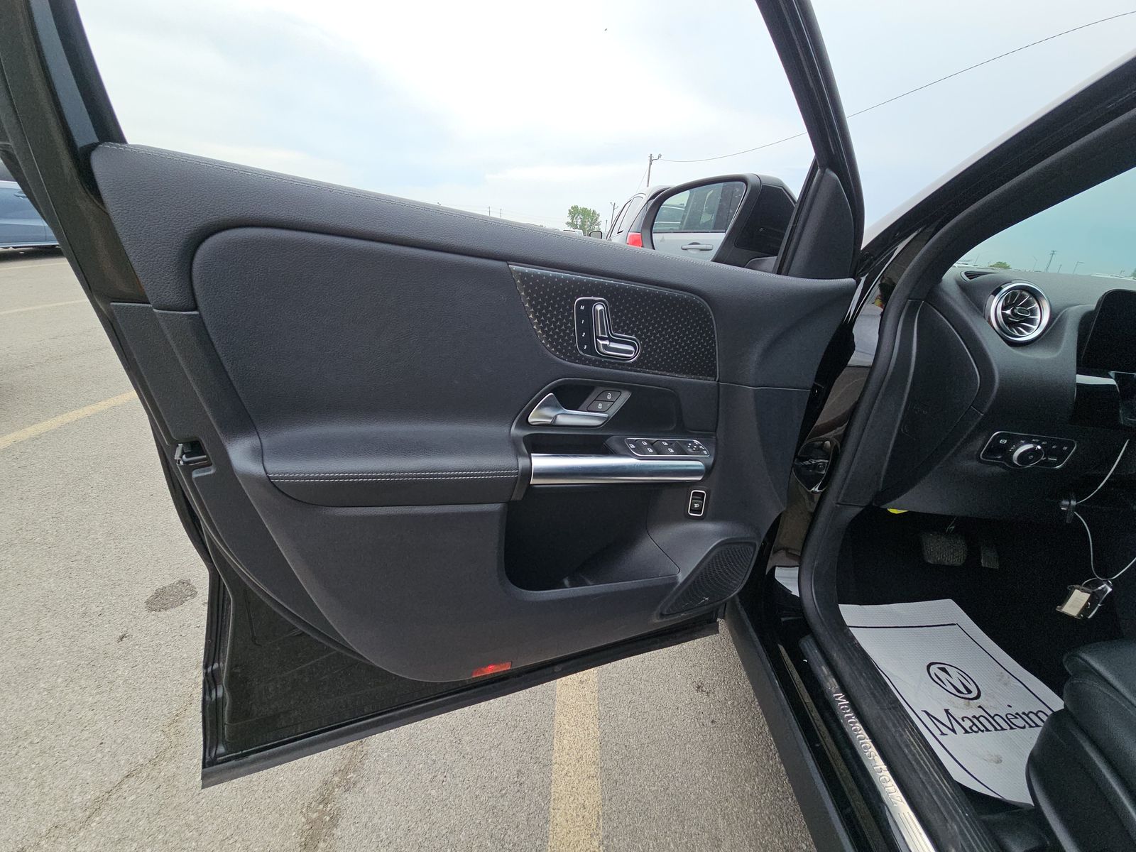 MERCEDES-BENZ GLA-CLASS - 10