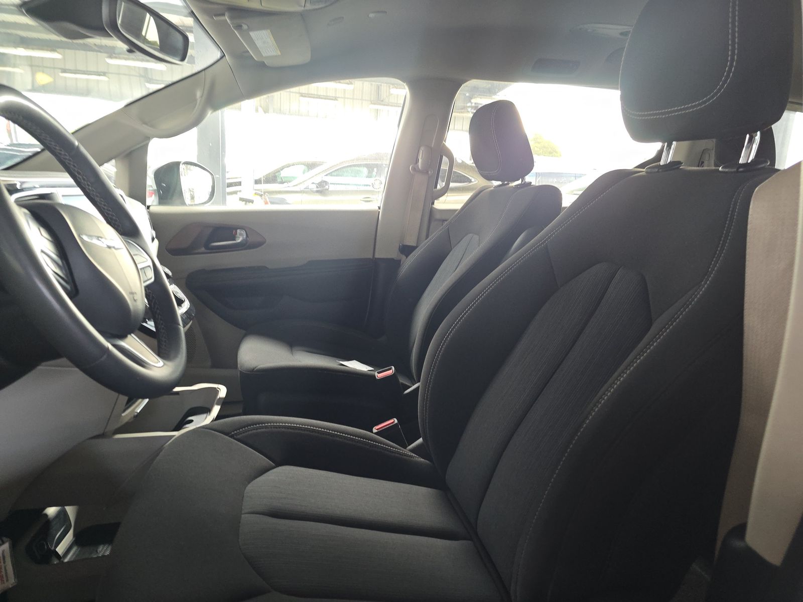 CHRYSLER VOYAGER - 8