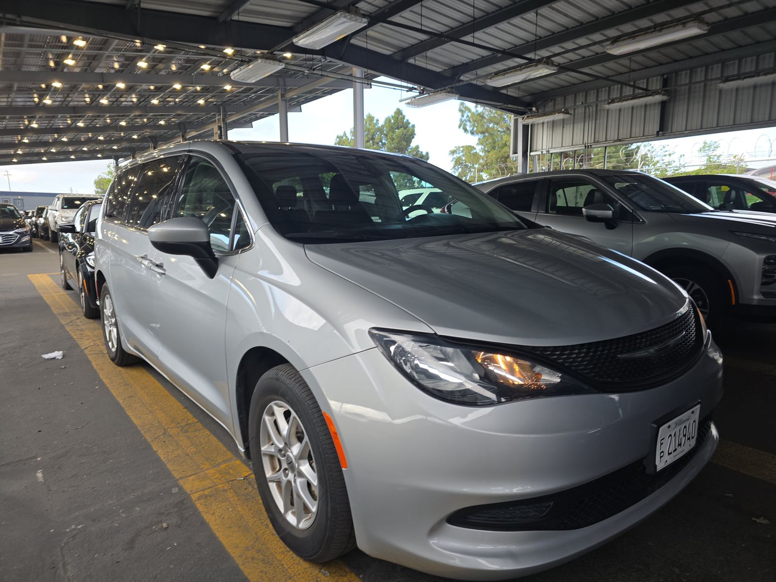 CHRYSLER VOYAGER - 4