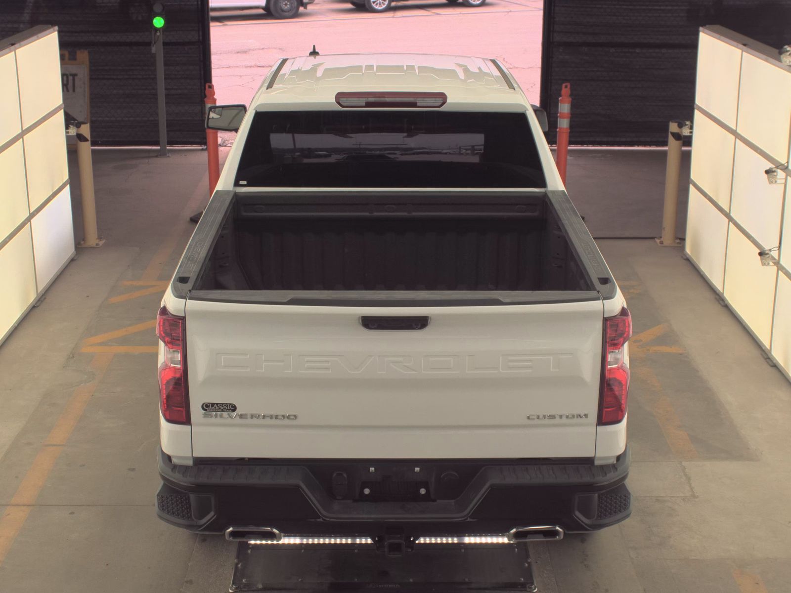 CHEVROLET SILVERADO - 7