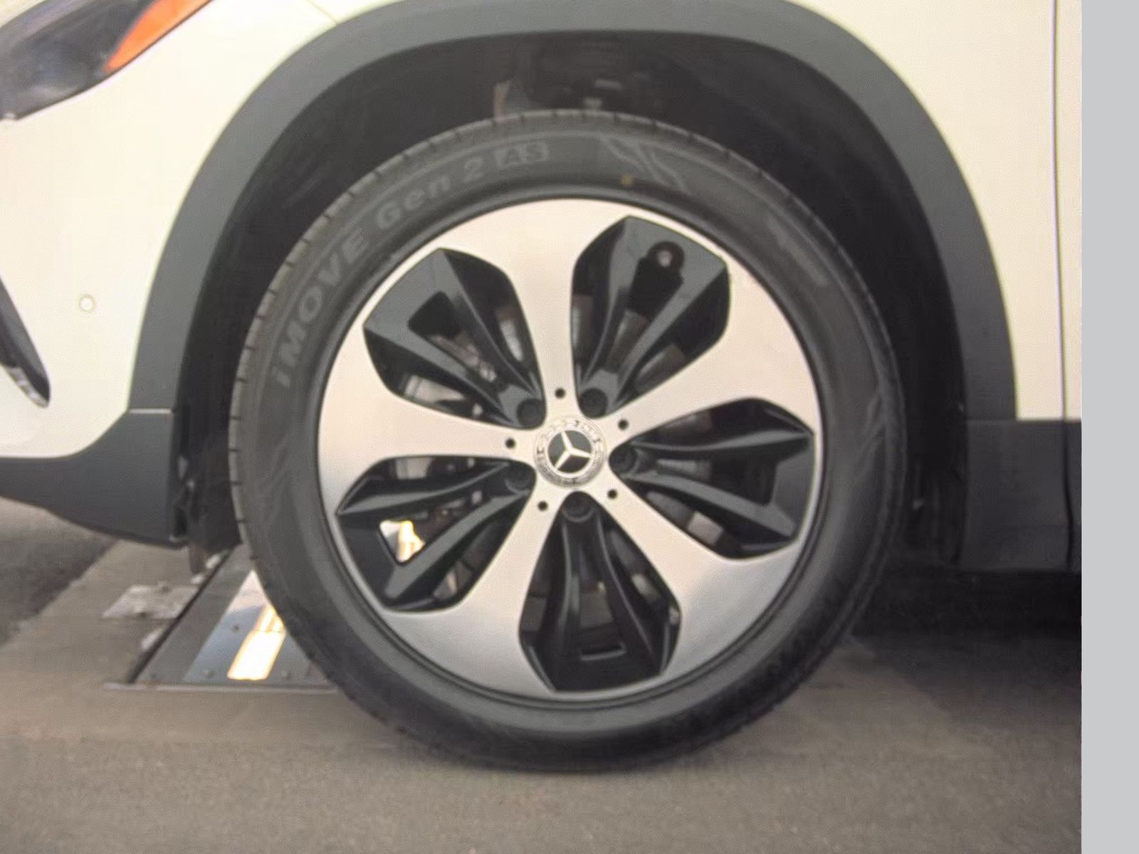 MERCEDES-BENZ GLA-CLASS - 10