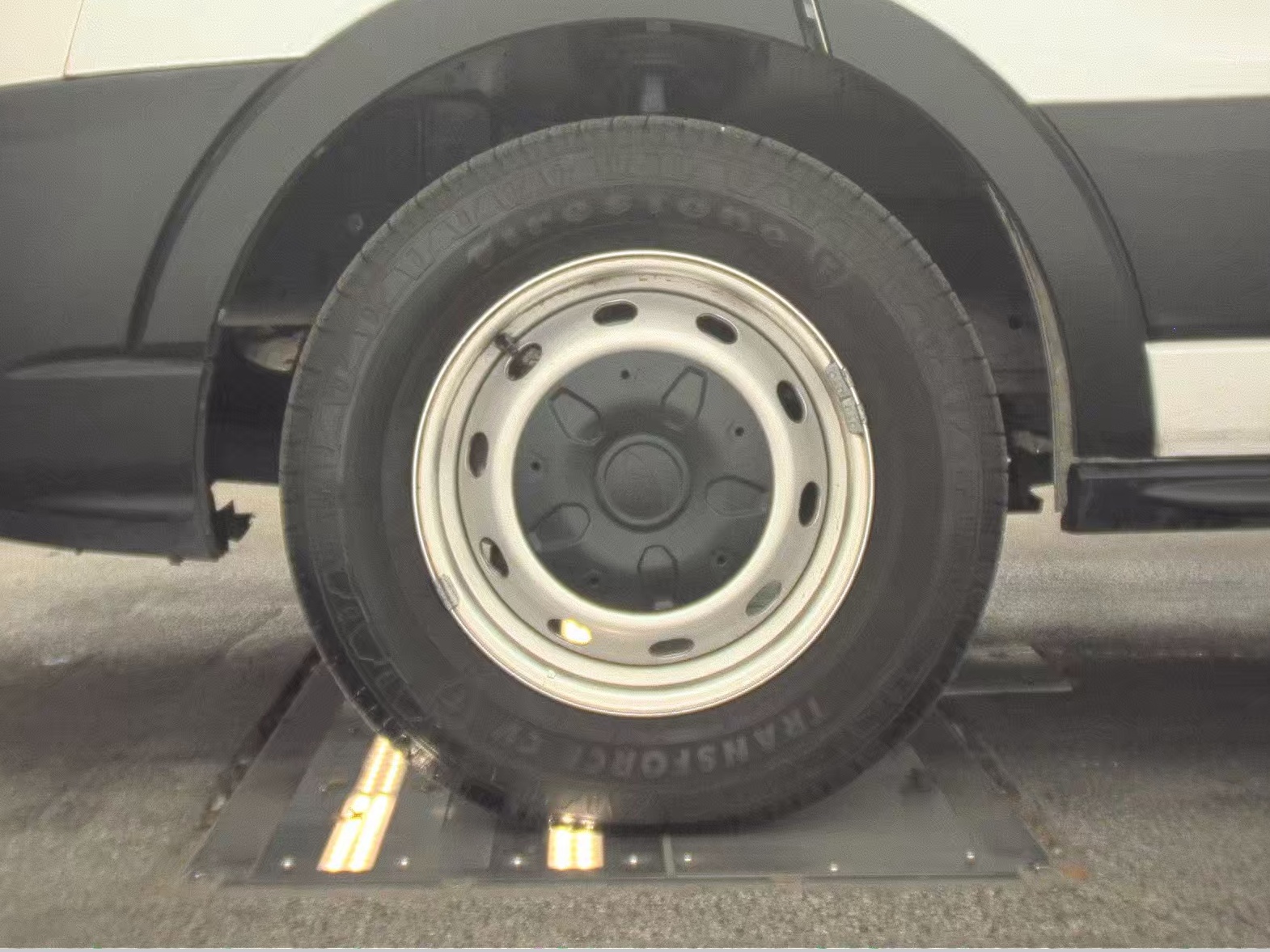 FORD TRANSIT 150 - 10