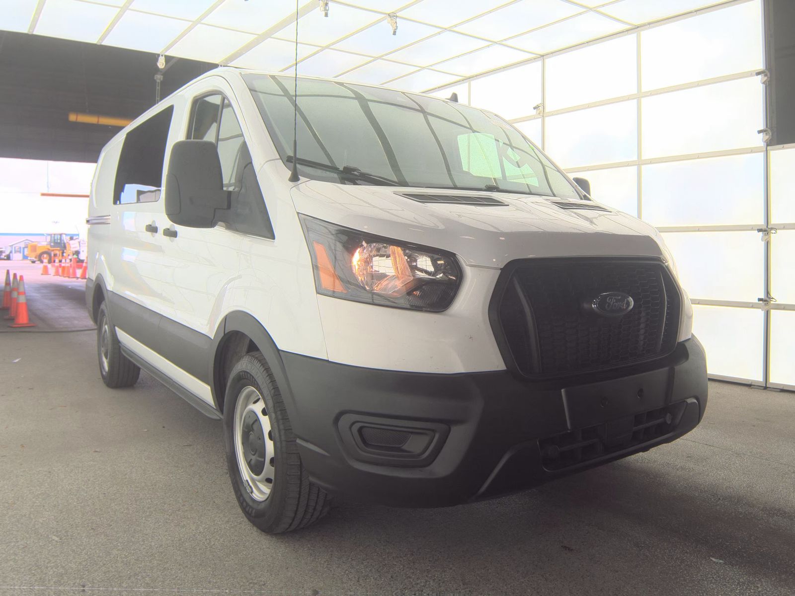 FORD TRANSIT 150 - 5