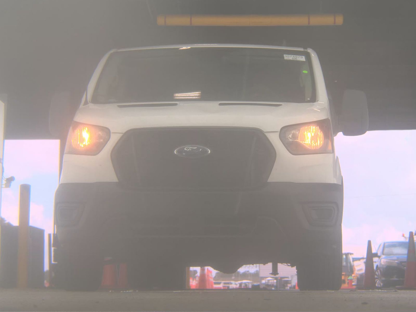 FORD TRANSIT 150 - 4