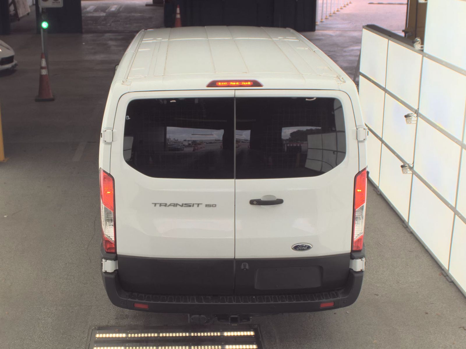 FORD TRANSIT 150 - 7