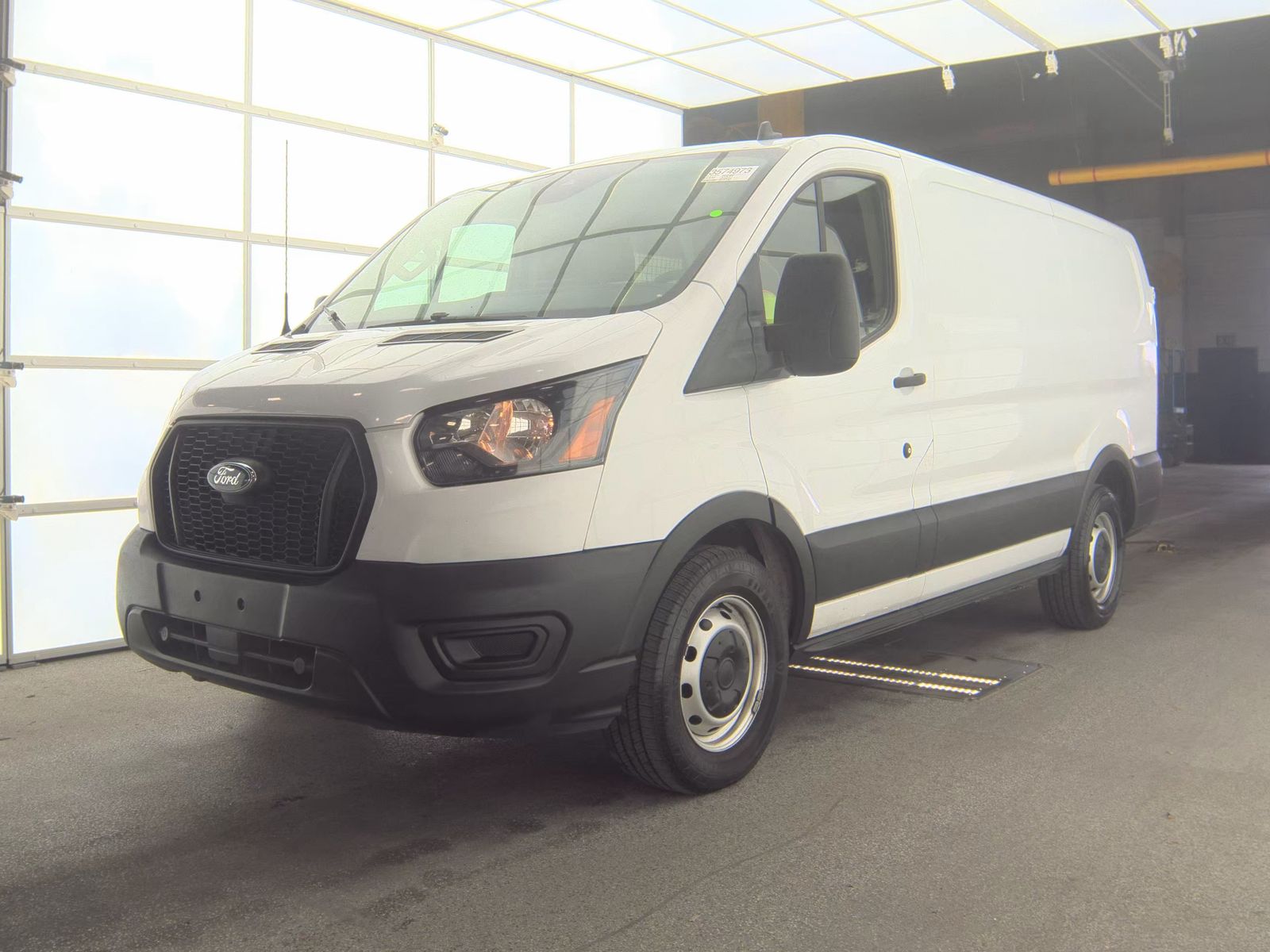 FORD TRANSIT 150 - 1